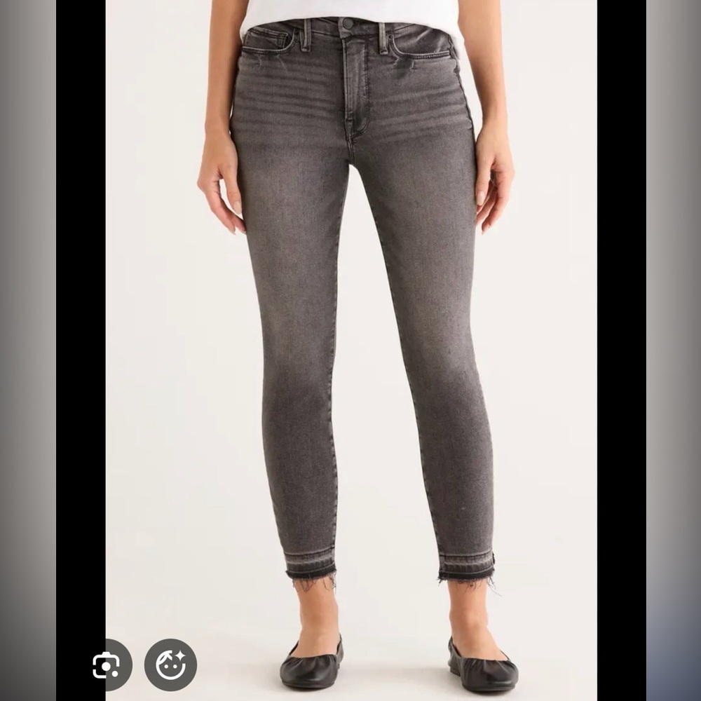 Good American Good Waist Release Hem Crop Skinny Jeans